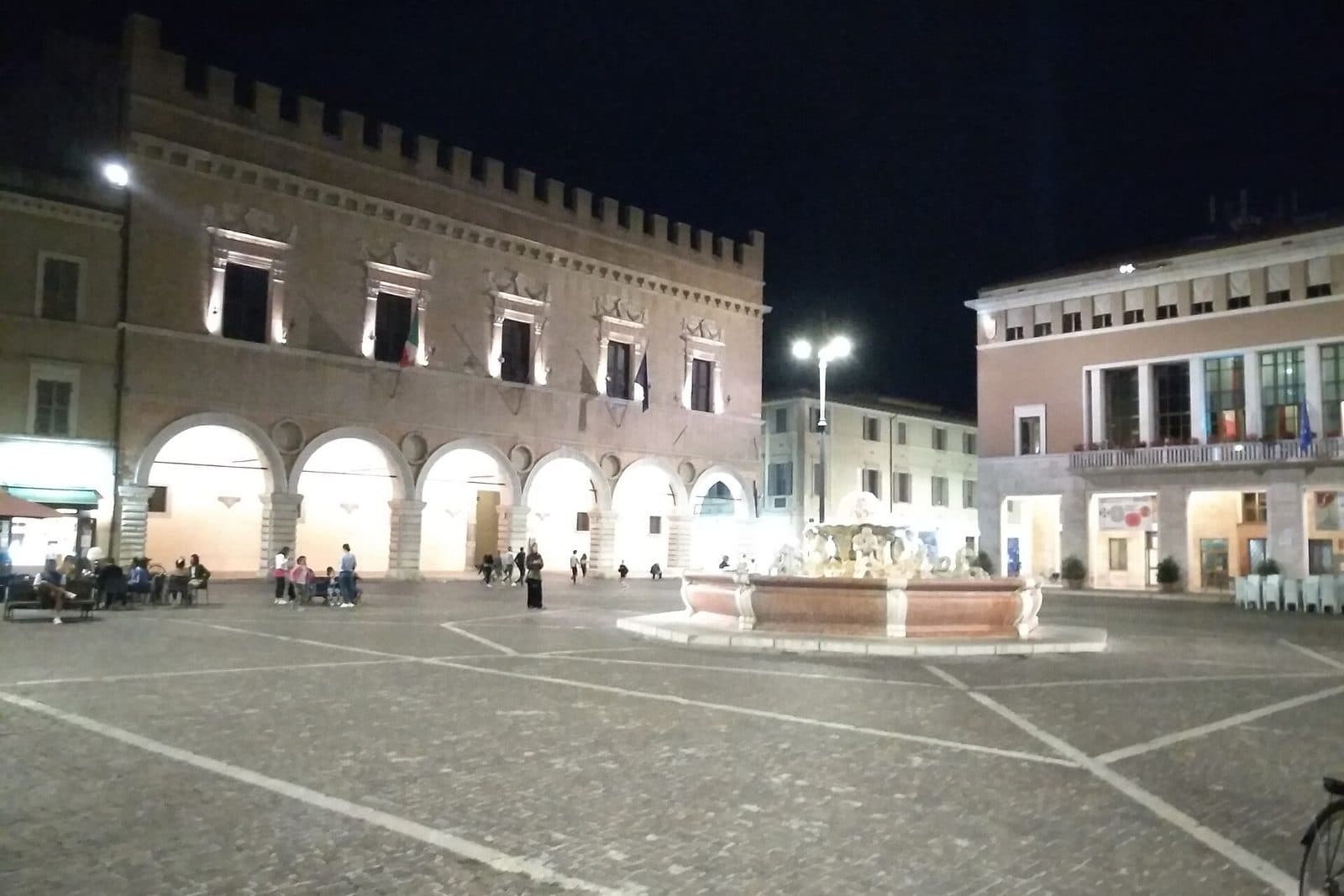 Piazza del Popolo in Pesaro at night