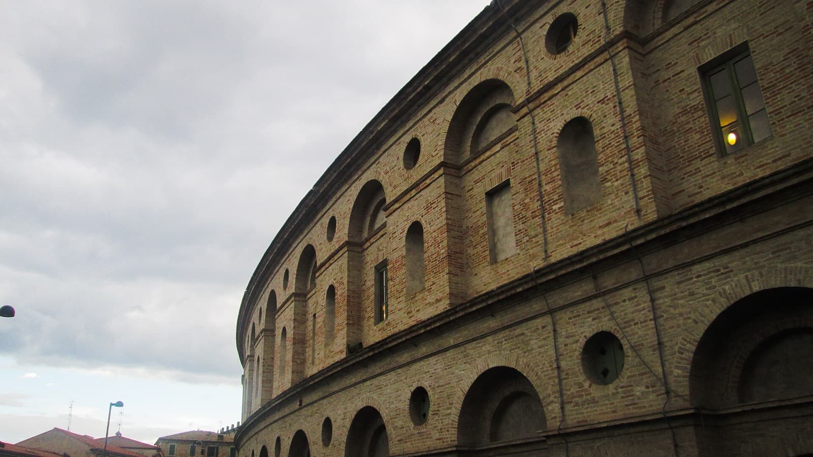 Macerata oltre lo Sferisterio: esperienze artigiane da vivere in città