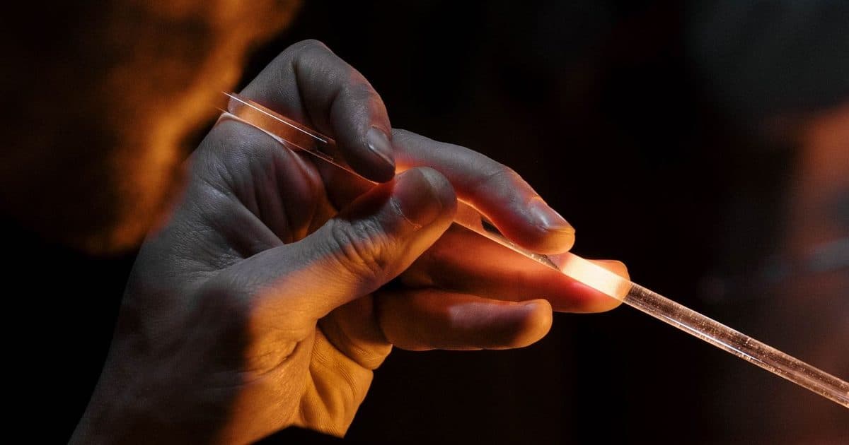 Perle di vetro a lume a Venezia: il corso che porti a termine in un pomeriggio