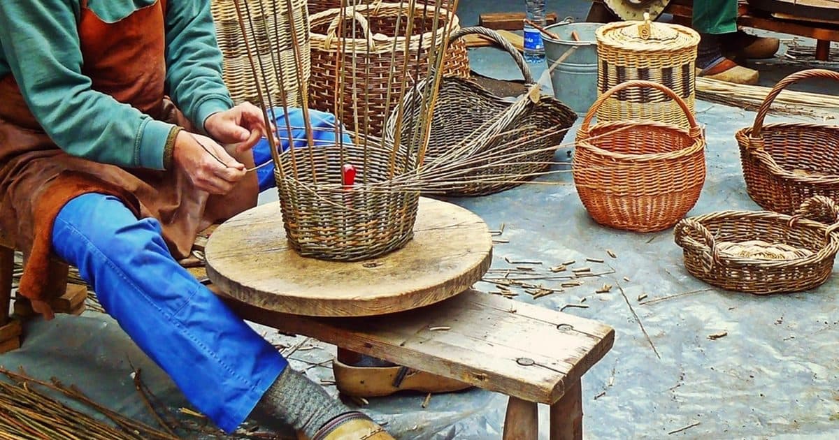 Basketry and weaving workshops: a slow format that wins people over