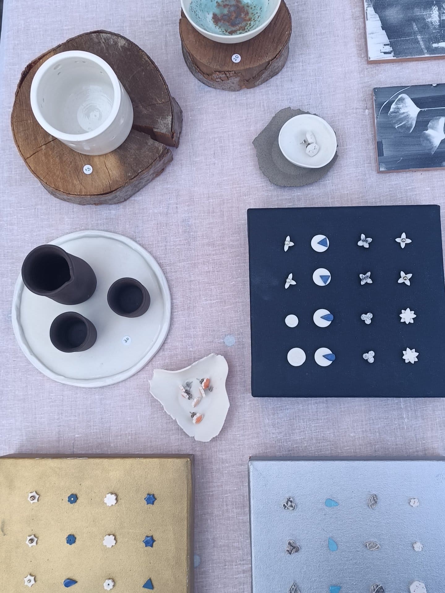 Workshop di ceramica a Bologna: mani in argilla da LAB 111